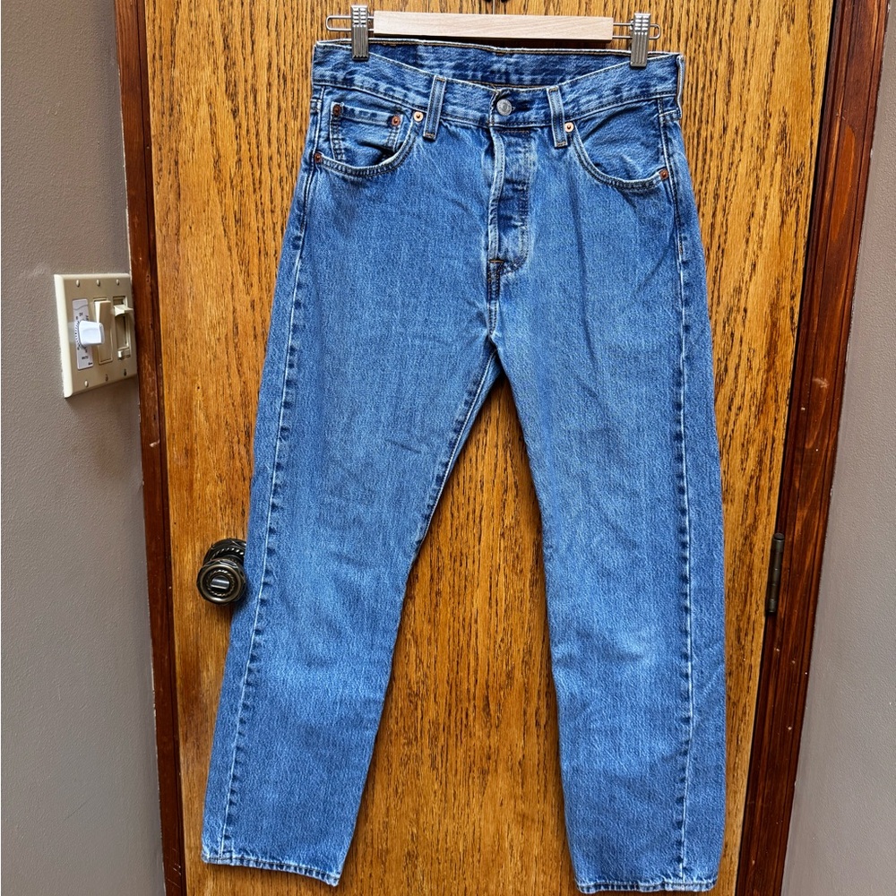 Levi's 501 Mid-Wash Straight Jeans